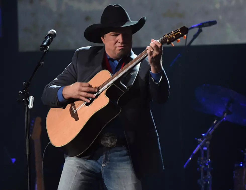 Garth Brooks to Perform 9 Concerts in Sioux Falls, Sets Sales Records!