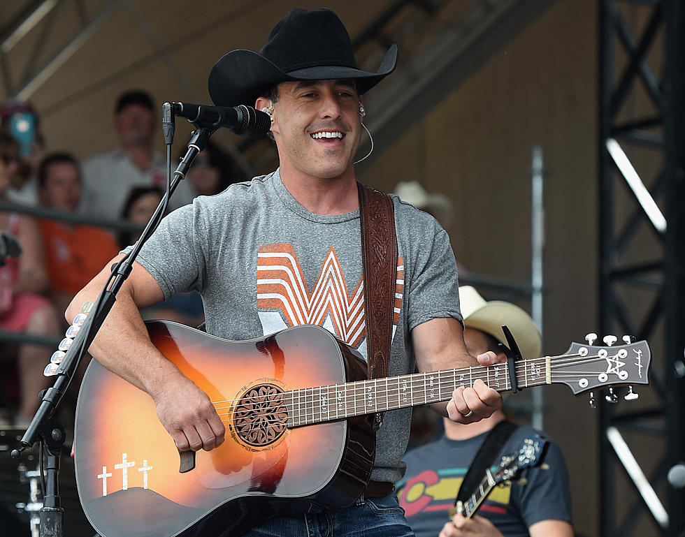 Aaron Watson Returns to The District